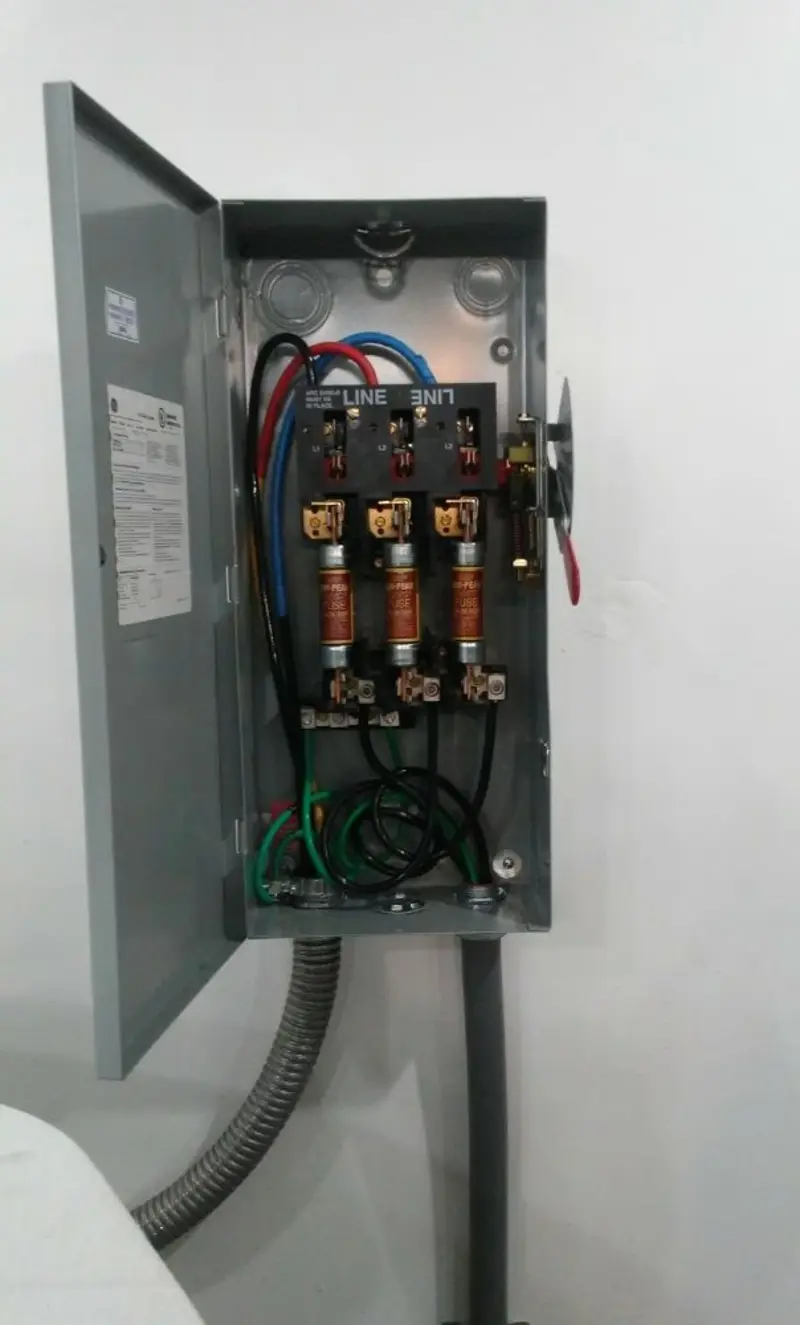 Three-phase disconnect switch installed for Electrical Wiring & Rewiring in Tamalpais-Homestead Valley